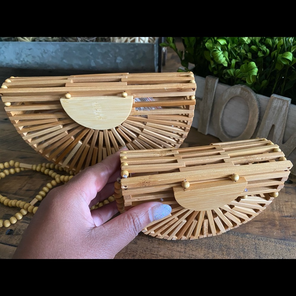Bamboo Mini Purse-		
Small SIZE:
(W)14cm * (Height)10cm * (Thickness)5cm